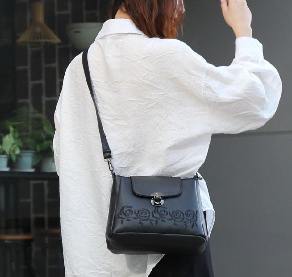 Floral Flap Crossbody Handbag/ 380 - Image 2